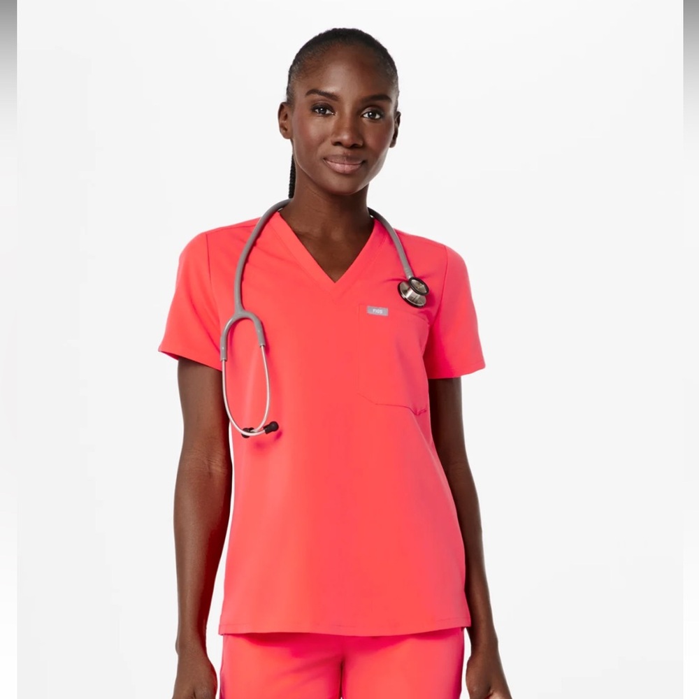 Figs Caterina One-Pocket Scrub top fiery coral
